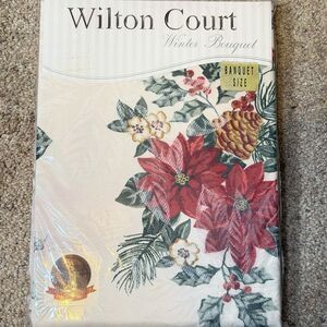 Vintage Wilton Court Winter Bouquet Scarlet Christmas Tablecloth 60x104 NIP